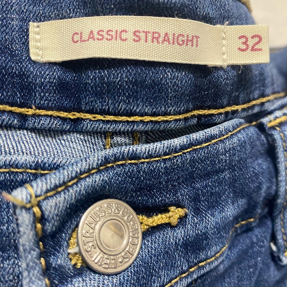 Levi Strauss & Co Classic Straight Jeans - Picture 2 of 8